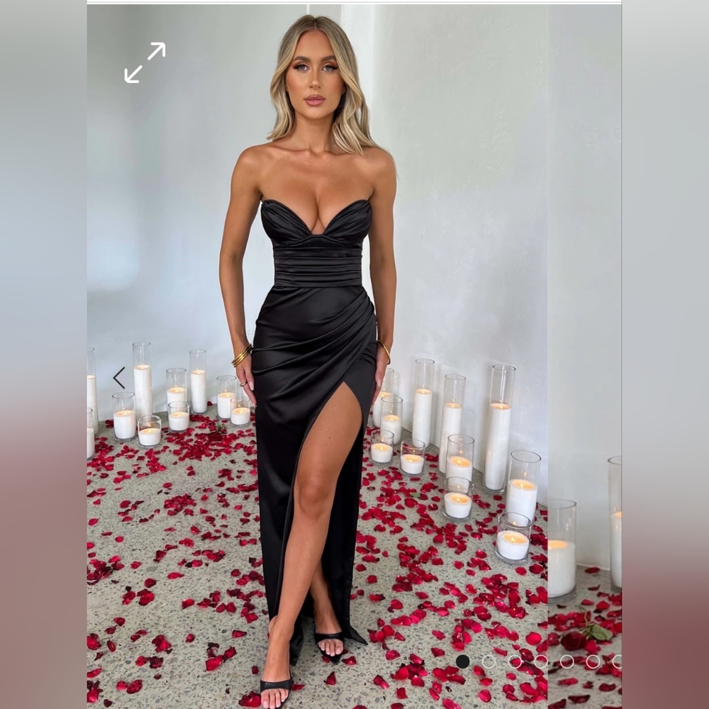 Aliana Strapless Maxi Dress with high leg split.  New with tags from BabyBoo